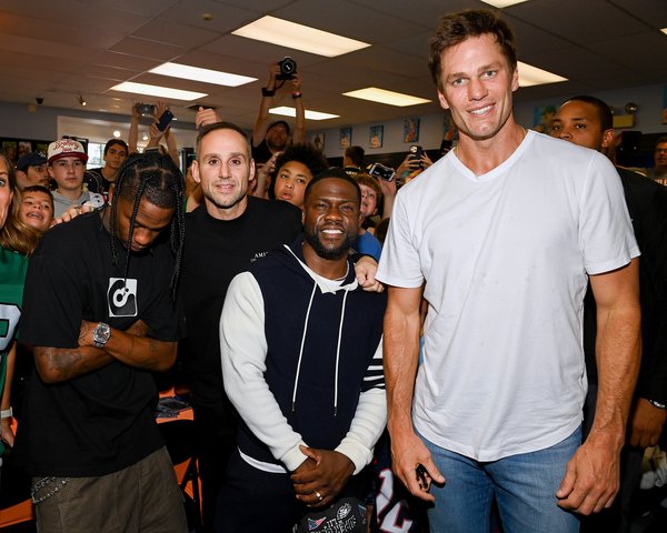 Hart y Brady, vistos aquí juntos en un evento de Fanatics con Travis Scott y Michael Rubin, son buenos amigos.Getty Images para fanáticos
