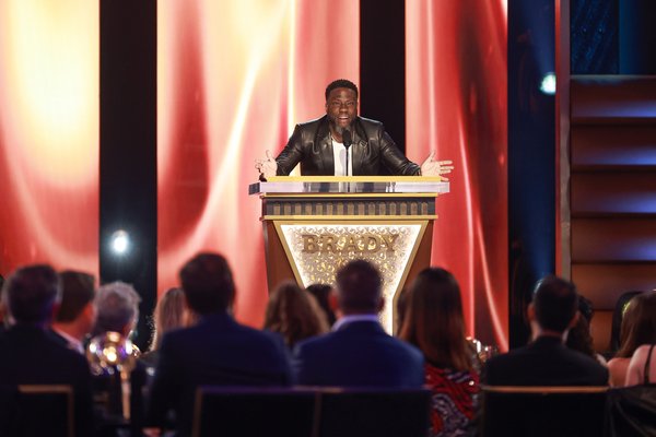Hart fue noticia por sus comentarios sarcásticos sobre Brady en 2024.Getty Images para Netflix