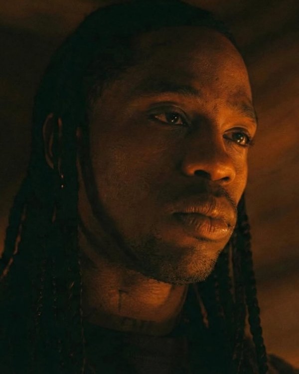 Christopher Nolan defendió su decisión de elegir a Travis Scott (como se ve en la foto) para la "Odisea" tras la polémica suscitada.Universal Pictures/ YouTube