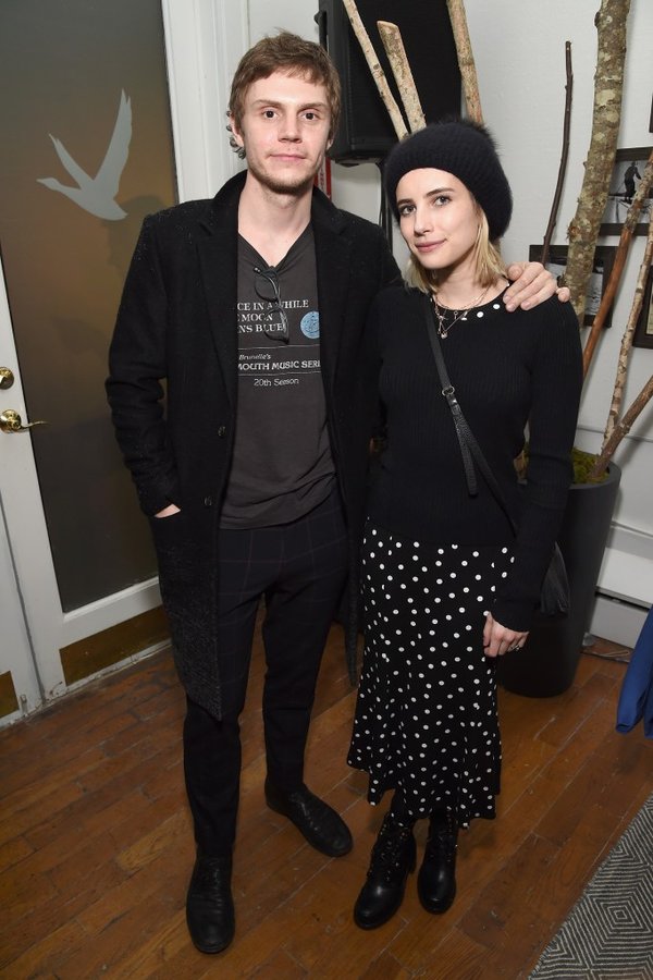 Peters y Roberts (a quienes se ve juntos aquí en enero de 2018) volverán a aparecer en pantalla en la próxima temporada 13 de “AHS”.Imágenes de Getty Images para Grey Goose Vodka