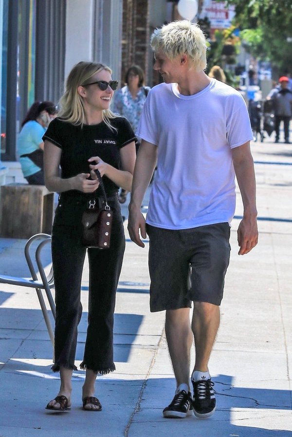 Roberts y Peters (en la foto, en agosto de 2018) se separaron definitivamente en 2019 tras siete años juntos.Osvaldo / BACKGRID