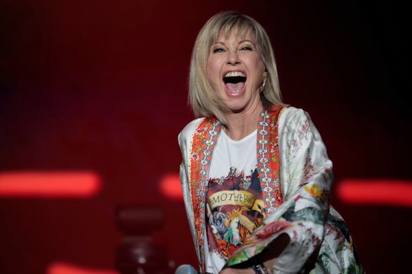 La cantante de “I Honestly Love You” (vista aquí en febrero de 2020) falleció de cáncer de mama a la edad de 73 años en agosto de 2022.Imágenes de Getty
