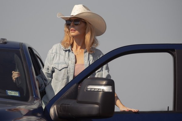 Kelly Reilly (en la foto como Beth Dutton en “Dutton Ranch”) retoma su papel de la dura Beth Dutton.Emerson Miller/Paramount+