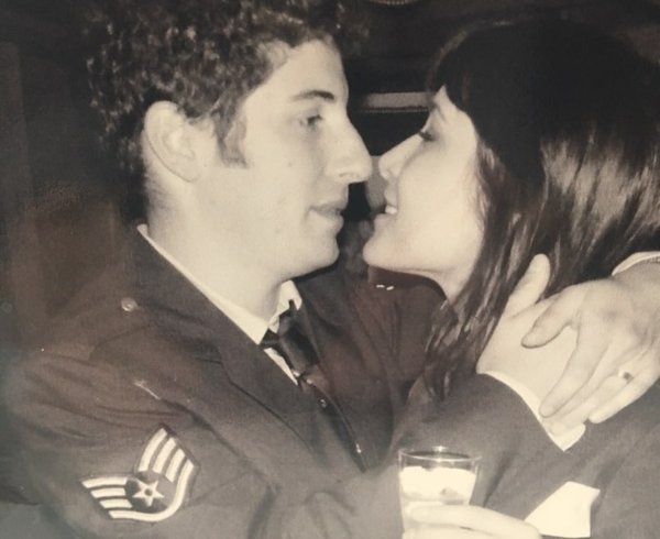 Jenny Mollen elogió cariñosamente a Jason Biggs en su cumpleaños (como se ve en la foto), justo un año antes de que la pareja pusiera fin a su matrimonio tras 18 años de unión.Jenny Mollen/Instagram
