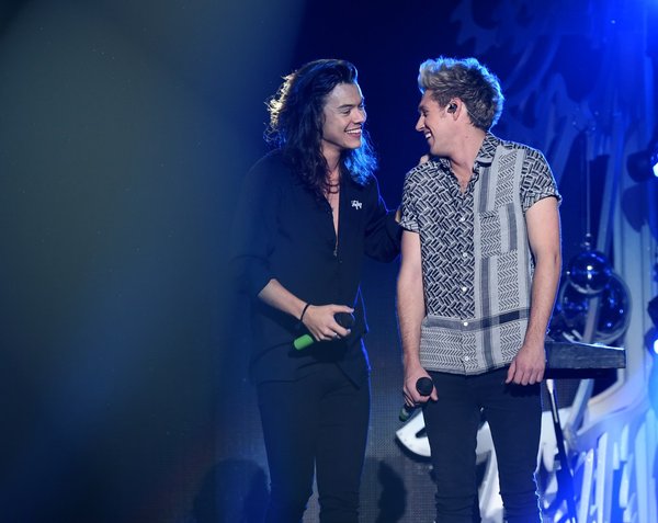 Horan y Styles (vistos arriba en 2015) fueron compañeros de banda en One Direction desde 2010 hasta 2016.Kevin Winter