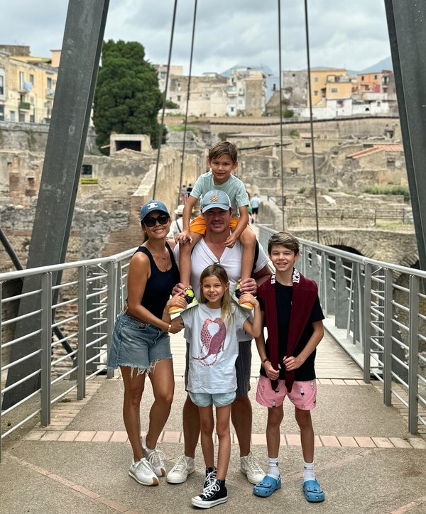 Nick estaba con “toda su familia”: su esposa Vanessa Lachey y sus tres hijos (en la foto de arriba, tomada en septiembre de 2024).nicklachey/Instagram
