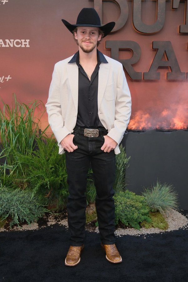 Sterlin English (fotografiado en el estreno de “Dutton Ranch” el 12 de mayo) creció “montando a caballo y practicando el lazo”, según contó.Chris Rodriguez /AdMedia / SplashNews.com