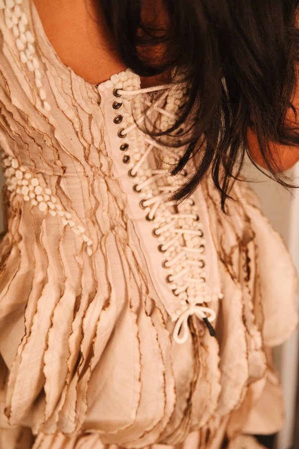 La colección de tesis de Davaran, titulada "Teeth Couture", abarcó cinco estilos y utilizó más de 50.000 dientes de resina en total.Kristina Ruddick
