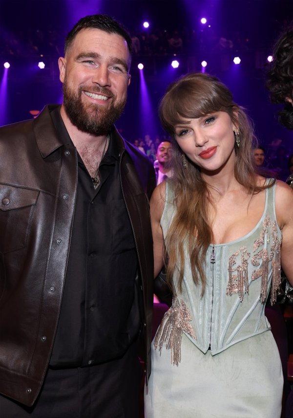 Kelce y Swift son pareja desde 2023 y se comprometieron dos años después.Kevin Mazur/Getty Images para iHeartRadio