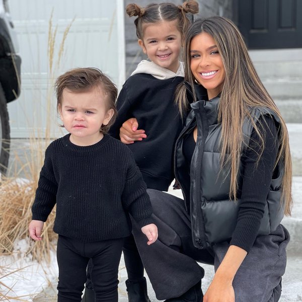 Los ex siguen inmersos en una batalla legal por la custodia de su hijo Ever, de 2 años (en la foto de arriba aparece Paul con dos de los tres hijos de ella).Taylor Frankie Paul / Instagram