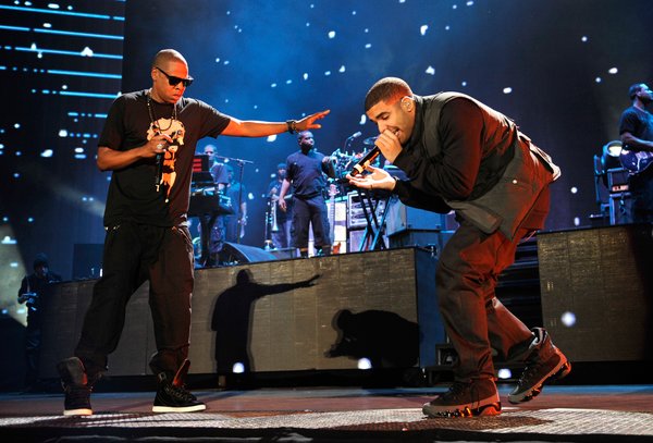 En una canción, Drake rapeó que a Jay-Z no le importa la nueva generación del rap (en la imagen de arriba se ve a Jay-Z y Drake actuando en el Yankee Stadium en 2010).WireImage