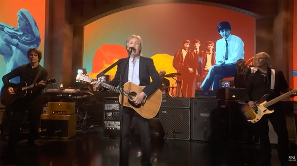 McCartney (a quien se ve actuando arriba) cantó una canción de su próximo álbum.SNL