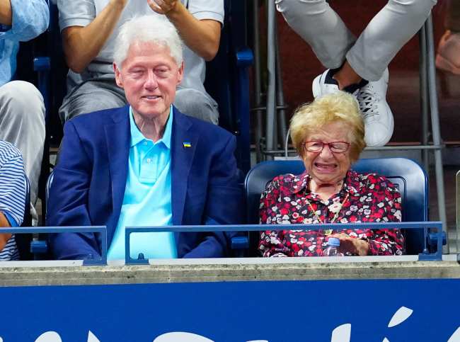 Solo podemos imaginar que consejo podria haber recibido Bill Clinton de la Dra Ruth