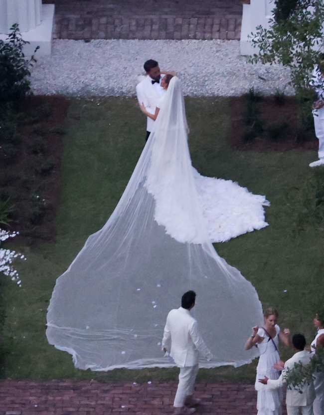 Jennifer Lopez y Ben Affleck se casaron el sabado en su finca en Georgia