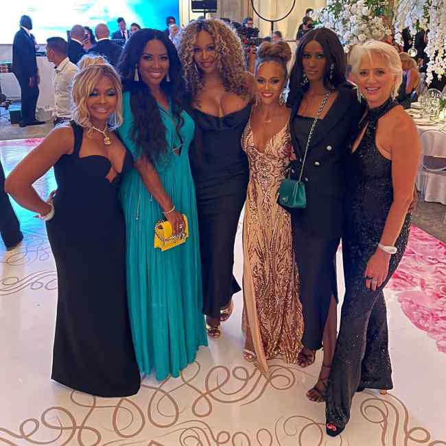 El elenco de RHOD se mezclo con Housewives de Atlanta Potomac y Nueva York incluidos Phaedra Parks Kenya Moore Cynthia Bailey Ashley Darby y Dorinda Medley