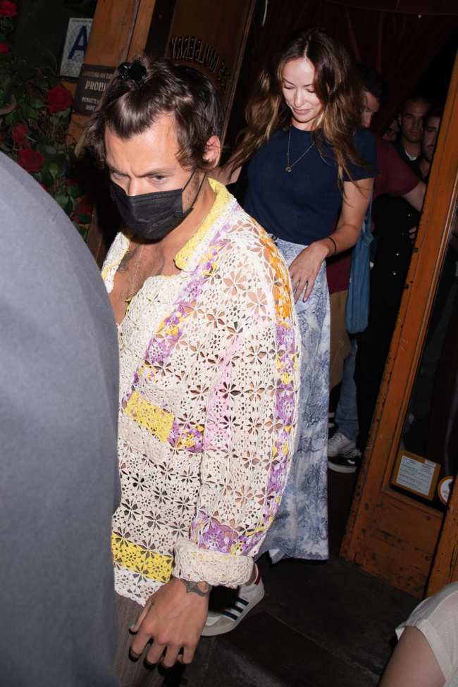 Harry Styles y Olivia Wilde abandonan el restaurante Rubirosa en Nueva York