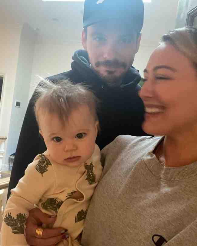 Duff comparte a su hija con su esposo Matthew Koma