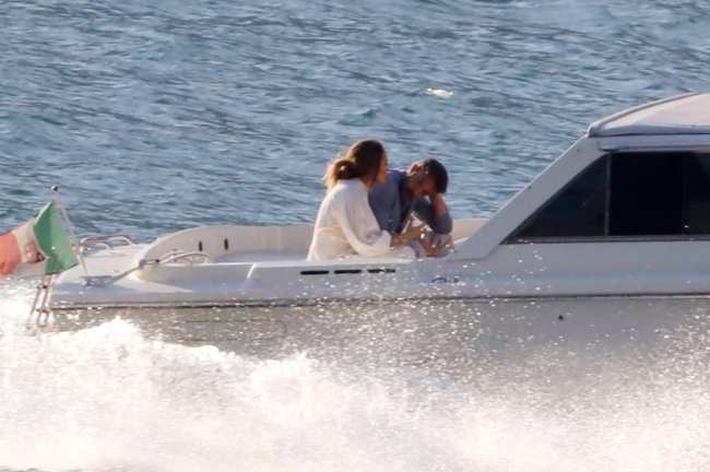 EXCLUSIVO PREMIUM Jennifer Lopez y Ben Affleck no pueden dejarse ir ya que estan de regreso en Italia en el lago de Como para su luna de miel