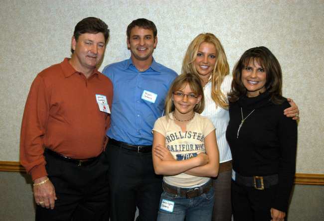 Spears esta separada de sus padres Jamie y Lynne y de sus hermanos Bryan y Jamie Lynn