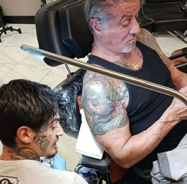 El actor cubrio recientemente un tatuaje del rostro de su pareja