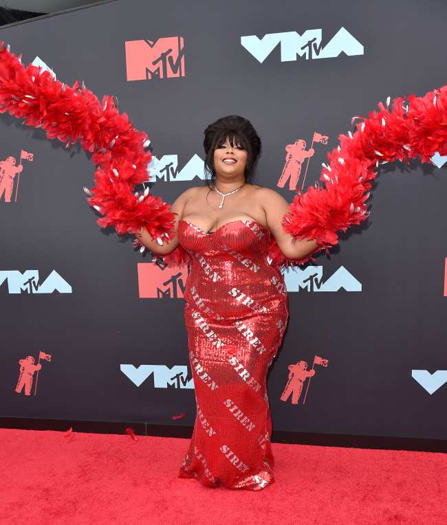 Lizzo deslumbro de rojo en los VMA de 2019