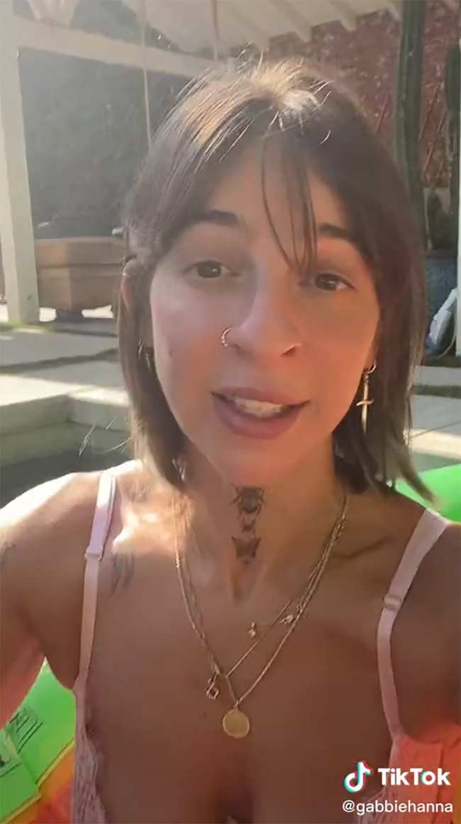 Los fanaticos estan preocupados por Gabbie Hanna despues de que publico una serie de clips inquietantes en TikTok