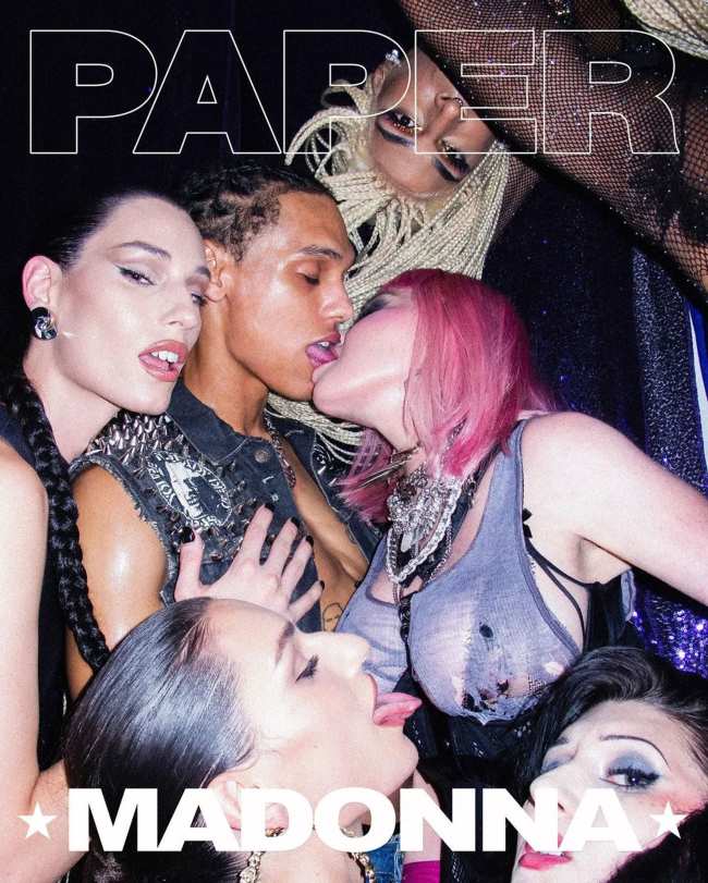Madonna French besa a una modelo y le lame el pezon para una portada de la revista PAPER