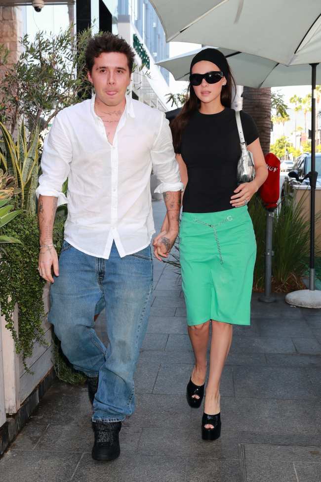 Brooklyn Beckham y su esposa Nicola Peltz llegando a Avra en Beverly Hills