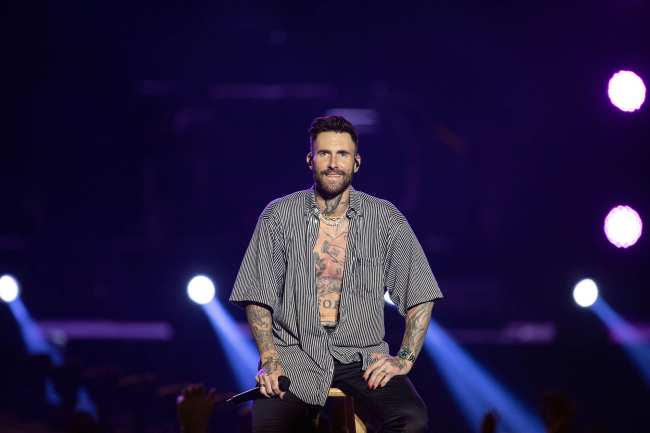 El lider casado de Maroon 5 admitio que cruzo la linea con otras mujeres a traves de Instagram