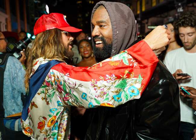 Jared Leto y Kanye West asistieron a la fiesta West fue el ultimo en llegar
