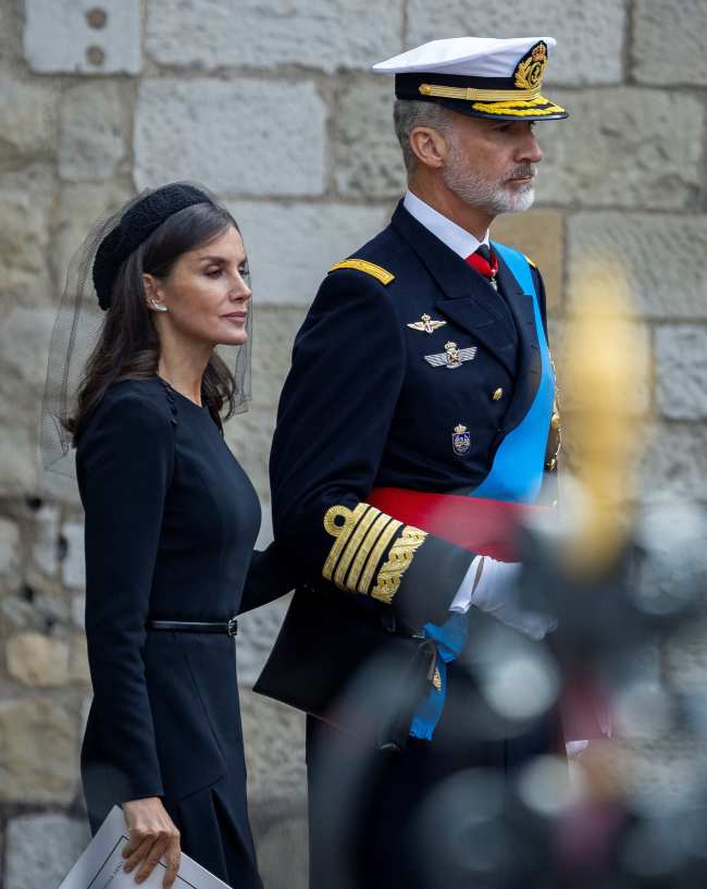 El rey y la reina de Espana se veian sombrios cuando asistieron al funeral de la reina Isabel en la Abadia de Westminster