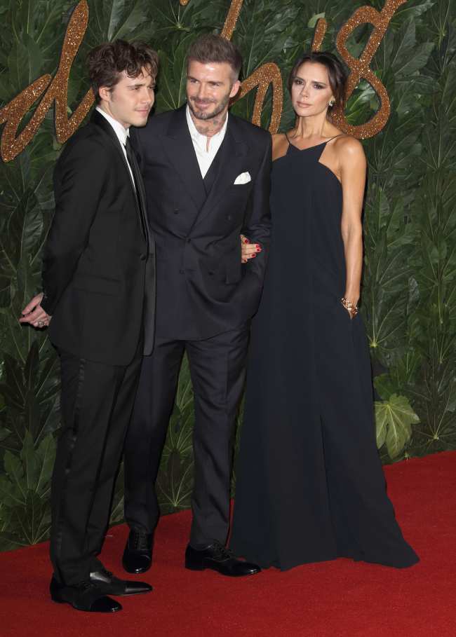 Segun los informes David Beckham confronto a su hijo Brooklyn Beckham por el drama que involucra a la esposa del joven de 23 anos Nicola Peltz