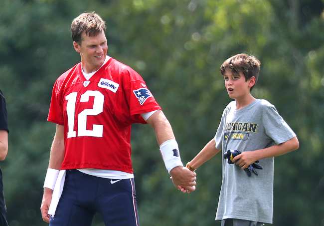 El hijo mayor de Brady Jack disfruta del futbol tanto como el campeon del Super Bowl