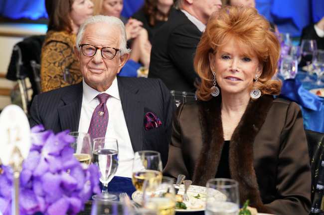 El ex presidente de Buckingham Capital Management Larry Leeds se casara este fin de semana con Ginger Feuer a la edad de 93 anos