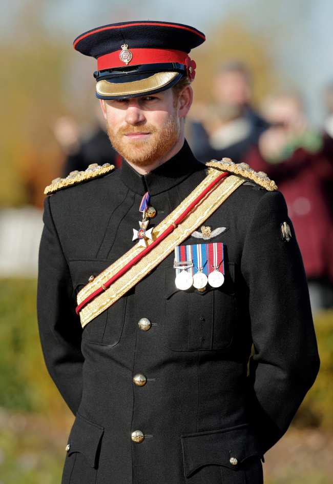 El principe Harry ahora podra usar su uniforme militar durante una vigilia especial