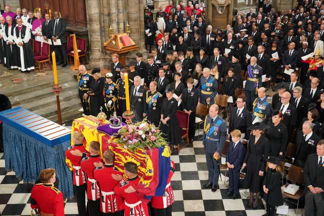 Harry y William se sentaron por separado en el funeral de la Reina