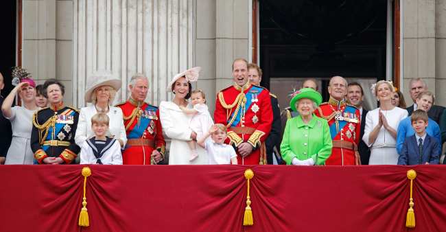 En medio de los recientes escandalos en la monarquia la Reina se ha mantenido cercana al Principe William
