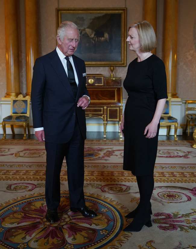 Charles se reunio con la primera ministra Liz Truss el viernes