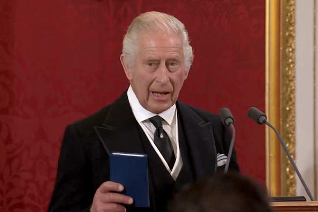 Su Majestad el Rey Carlos III se dirigio al consejo privado en el Palacio de St James el 10 de septiembre de 2022