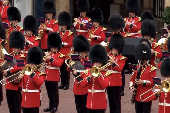 La Guardia del Rey actua tras la proclamacion oficial de Carlos III como Rey