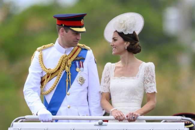 El principe William y su esposa Kate Middleton tambien obtuvieron un nuevo titulo