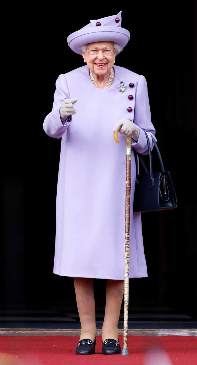La difunta monarca uso su collar y aretes de perlas favoritos durante una visita a Escocia en junio de 2022