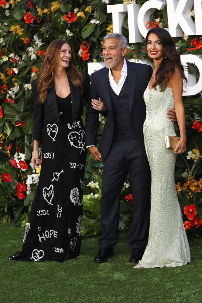 Julia Roberts George Clooney y Amal Clooney deambularon por la alfombra roja