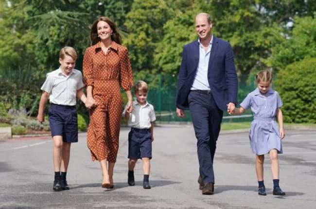 el principe jorge la princesa charlotte y el principe louis comienzan la escuela lambrook