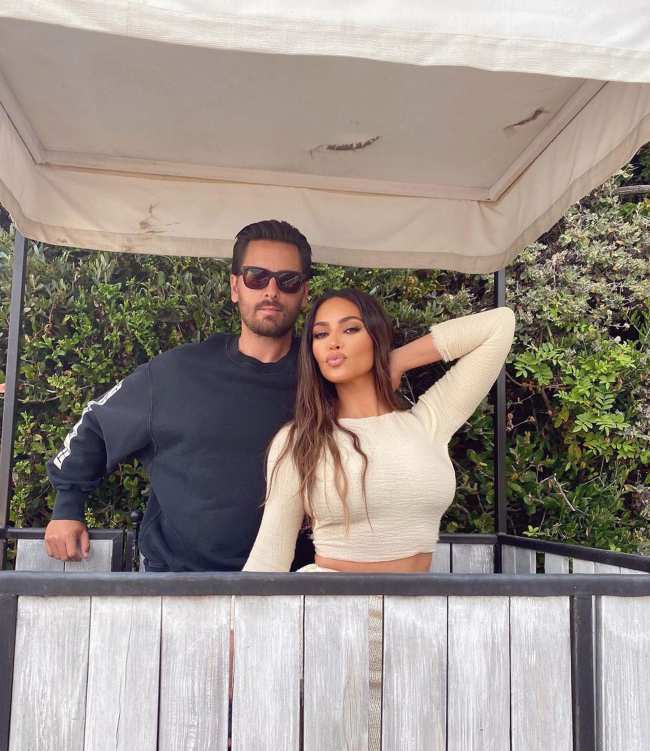 Scott Disick y Kim Kardashian estan siendo demandados por presuntamente participar en una estafa en linea