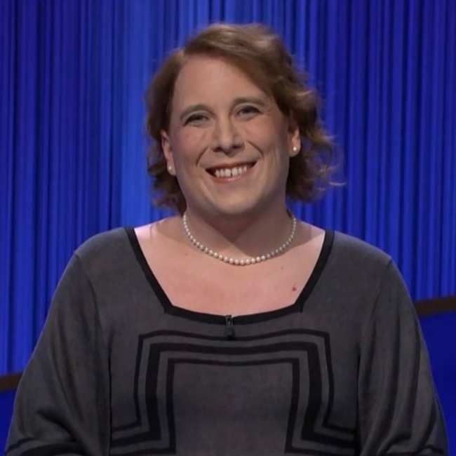 Schneider salto a la fama por primera vez cuando se convirtio en campeona de 40 juegos en Jeopardy