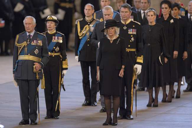 El funeral del difunto monarca esta programado para el lunes en la Abadia de Westminster