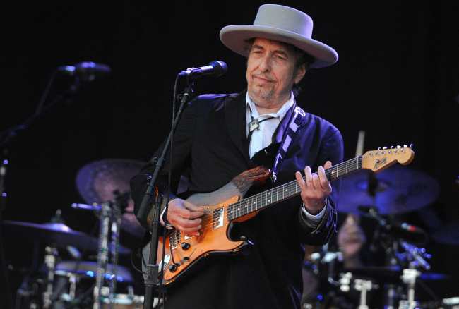 El consejo de Wenner no le des la mano a Bob Dylan