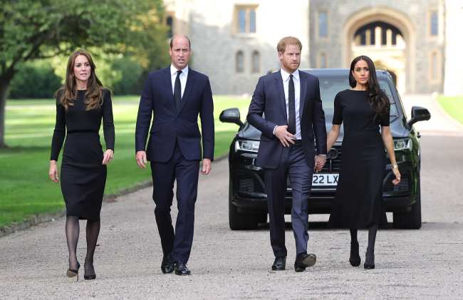 Harry y Meghan dejaron de lado sus diferencias con Kate Middleton y el Principe William para saludar a los dolientes durante el fin de semana