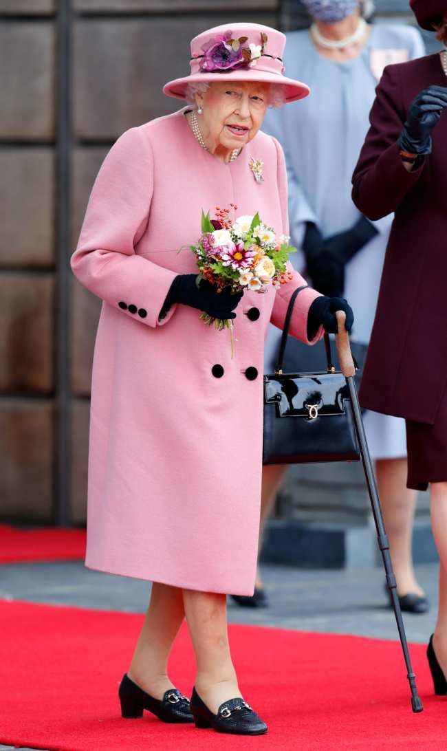 La Reina el Principe de Gales y la Duquesa de Cornualles asisten a la ceremonia de apertura The Senedd en Cardiff
